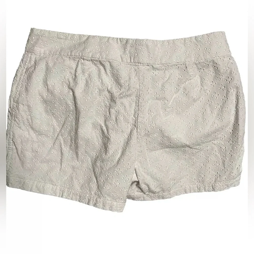 Vineyard Vines Shorts Womens 10 White Floral Eyelet Classic 4